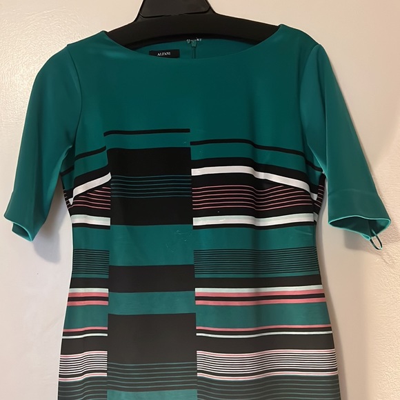 Green stretchy multi-colored block dress - Picture 2 of 7